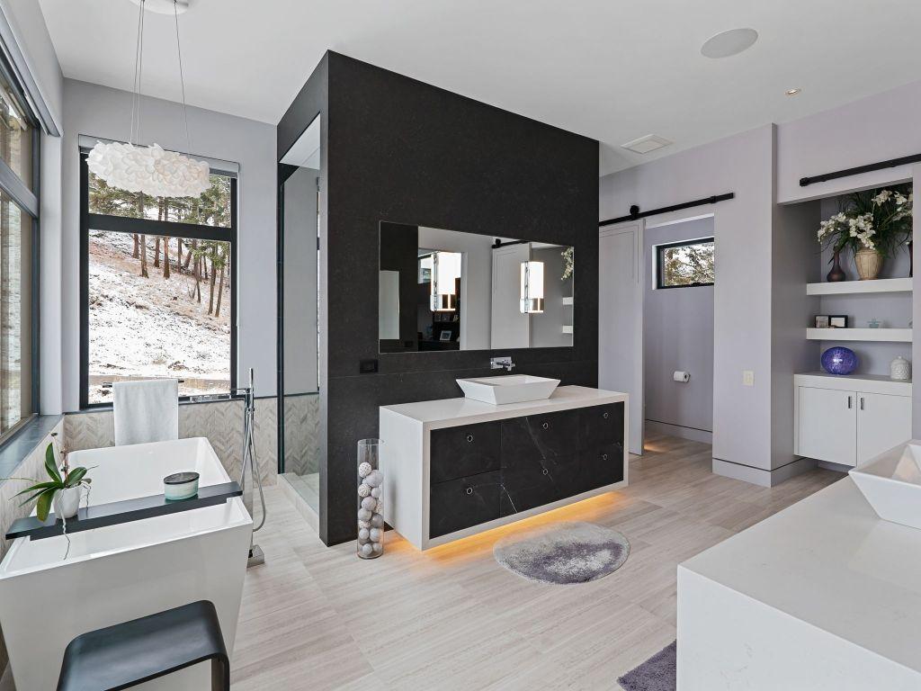 









722


Highpointe

Place,
Kelowna,




BC
V1V 2Y3

