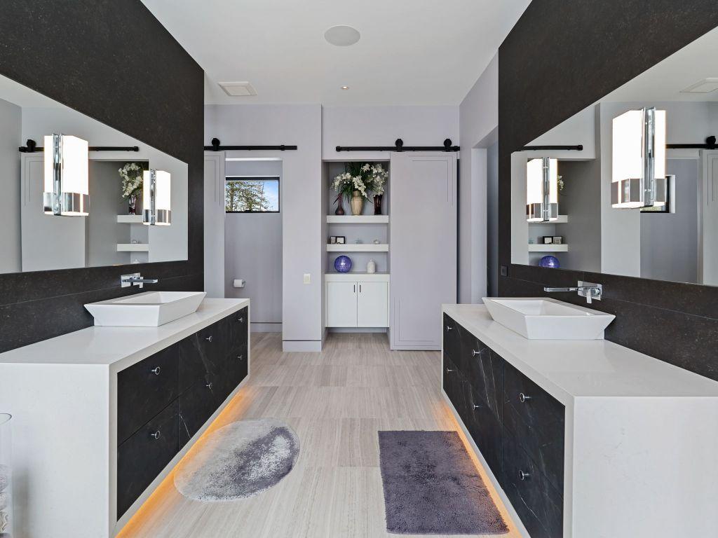 









722


Highpointe

Place,
Kelowna,




BC
V1V 2Y3

