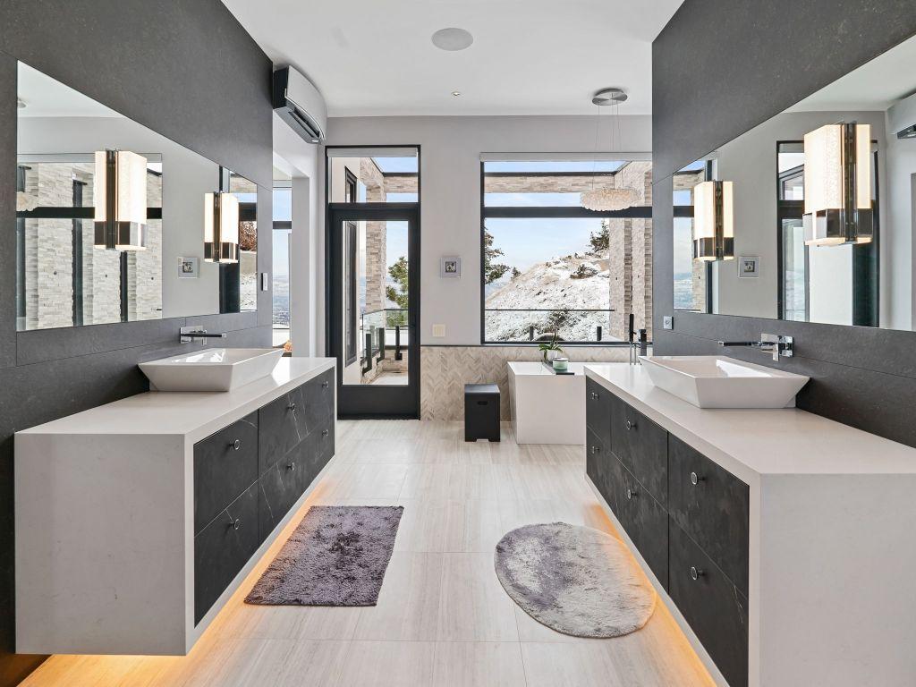 









722


Highpointe

Place,
Kelowna,




BC
V1V 2Y3

