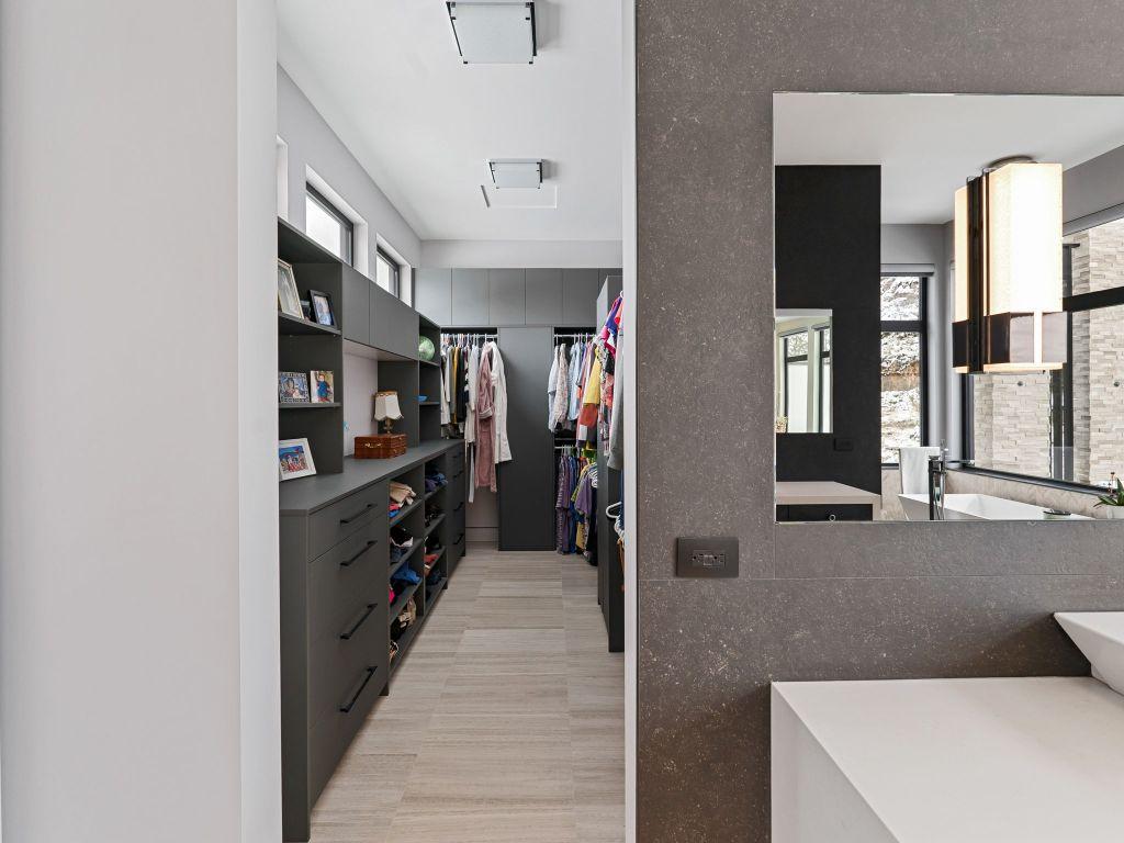 









722


Highpointe

Place,
Kelowna,




BC
V1V 2Y3

