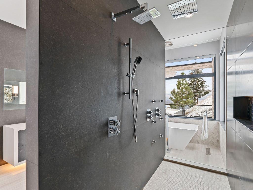 









722


Highpointe

Place,
Kelowna,




BC
V1V 2Y3

