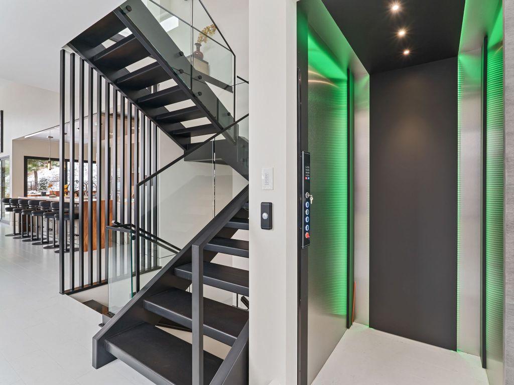 









722


Highpointe

Place,
Kelowna,




BC
V1V 2Y3

