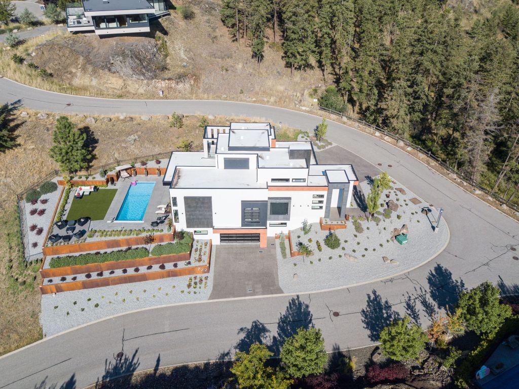 









722


Highpointe

Place,
Kelowna,




BC
V1V 2Y3

