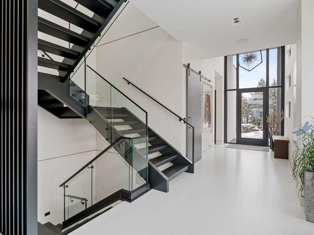 









722


Highpointe

Place,
Kelowna,




BC
V1V 2Y3

