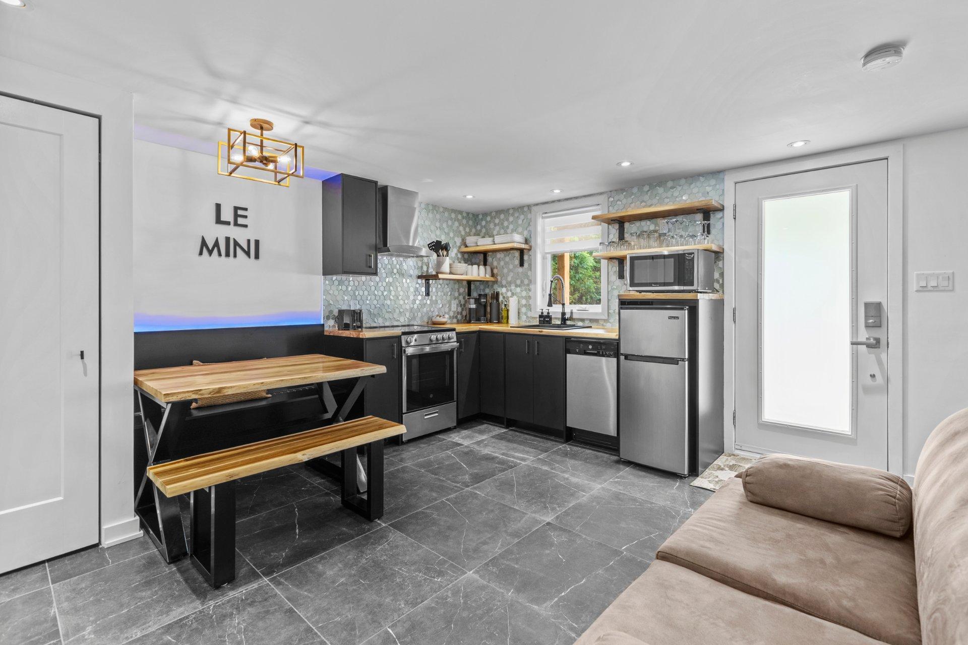 









712


Ch. de Ste-Anne-des-Lacs

,
Sainte-Anne-des-Lacs,




QC
J0R1B0

