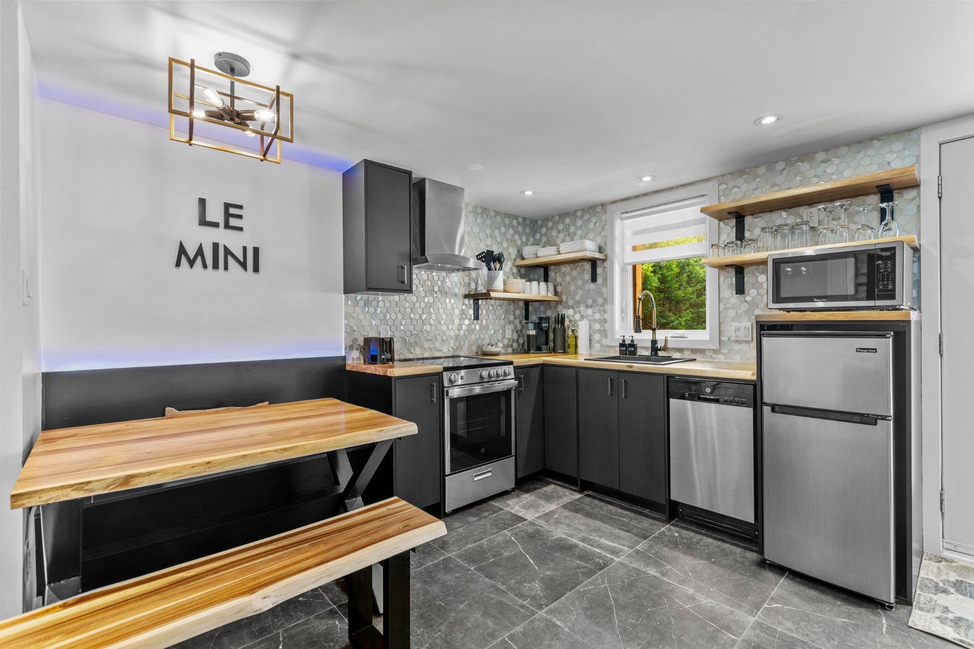 









712


Ch. de Ste-Anne-des-Lacs

,
Sainte-Anne-des-Lacs,




QC
J0R1B0


