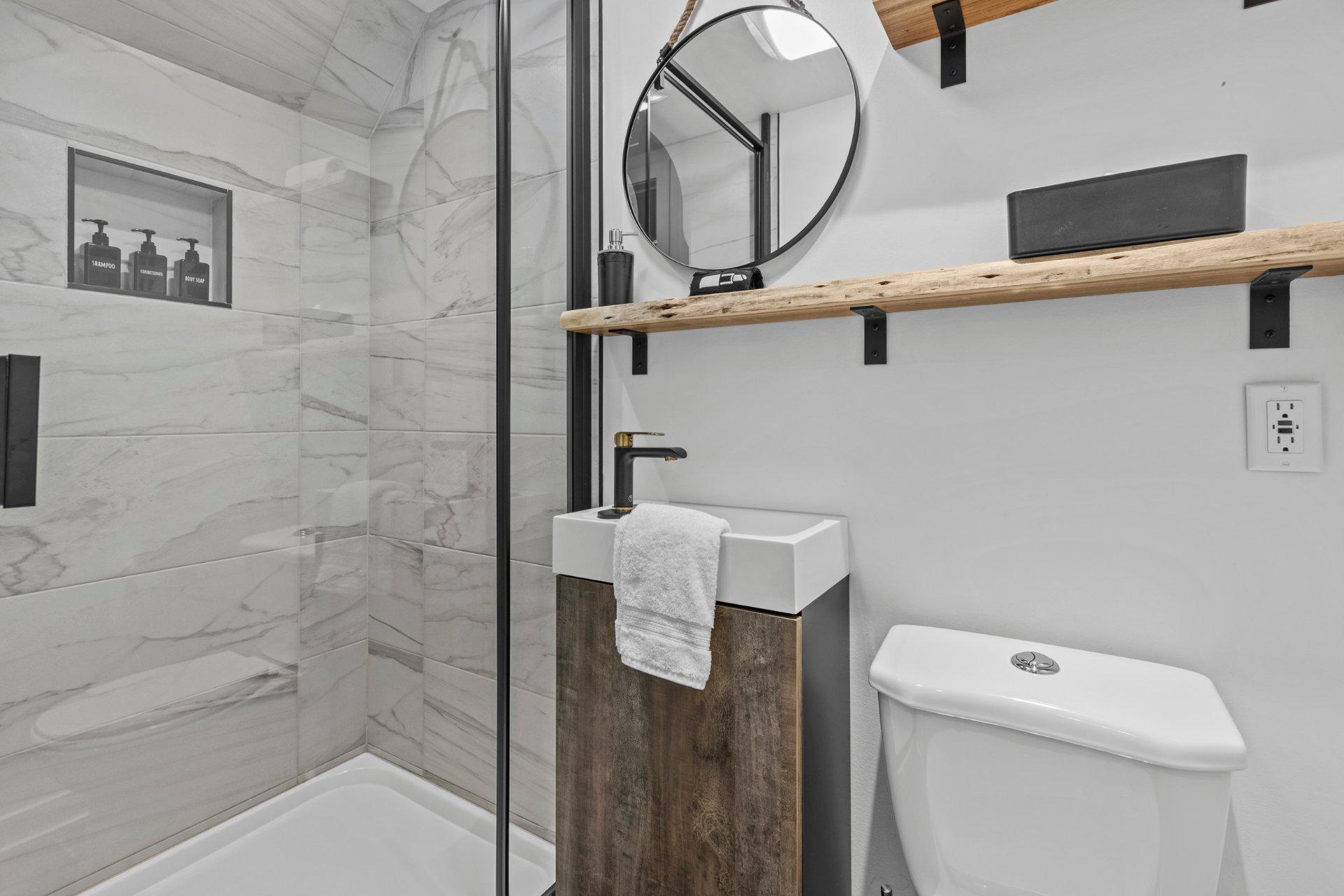









712


Ch. de Ste-Anne-des-Lacs

,
Sainte-Anne-des-Lacs,




QC
J0R1B0

