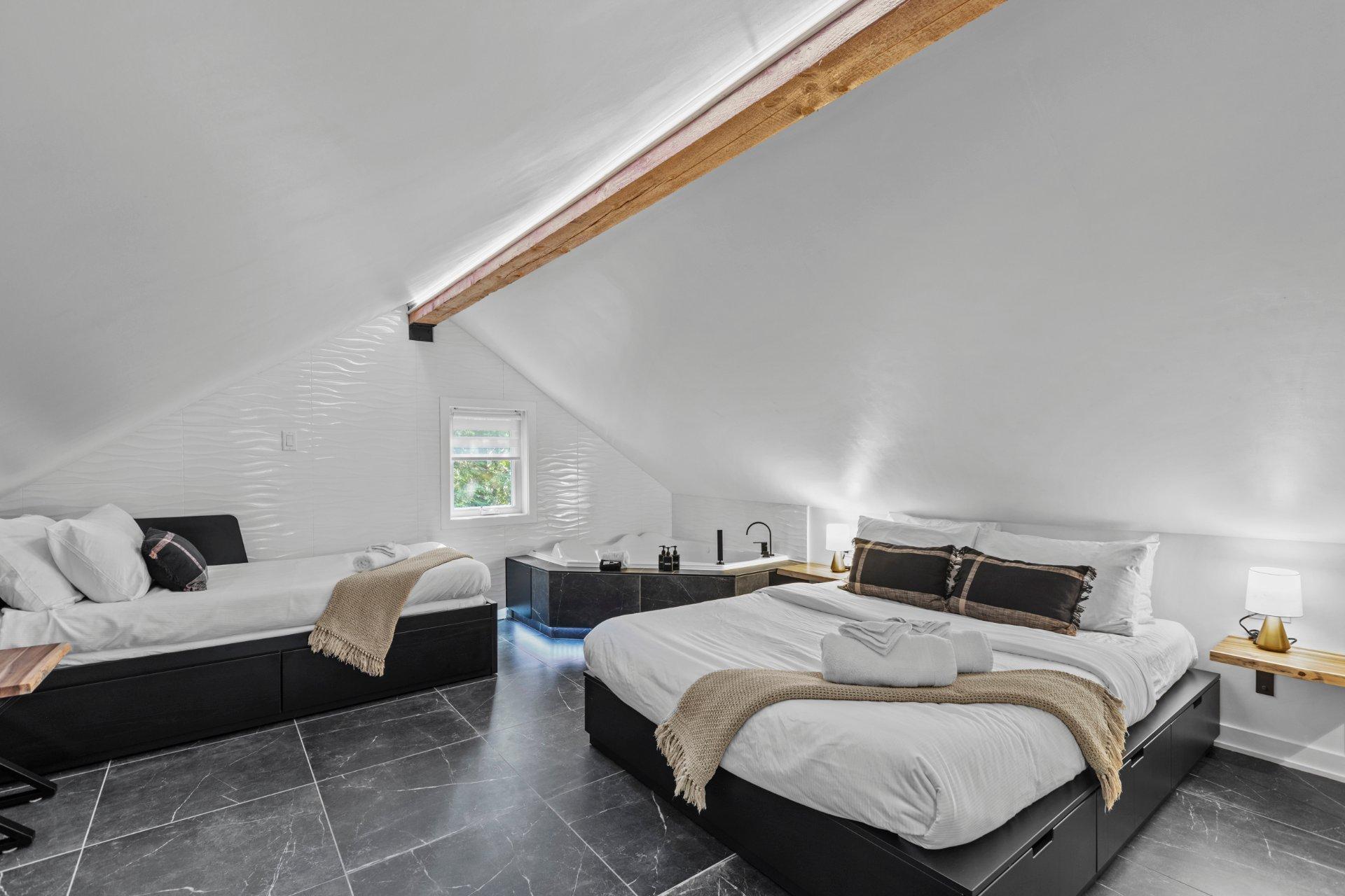









712


Ch. de Ste-Anne-des-Lacs

,
Sainte-Anne-des-Lacs,




QC
J0R1B0

