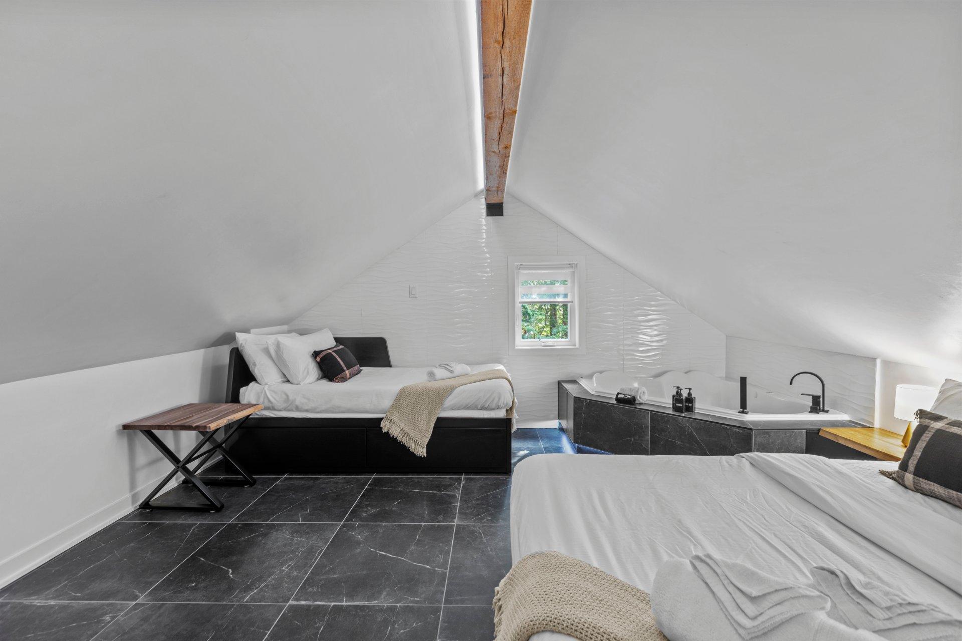 









712


Ch. de Ste-Anne-des-Lacs

,
Sainte-Anne-des-Lacs,




QC
J0R1B0

