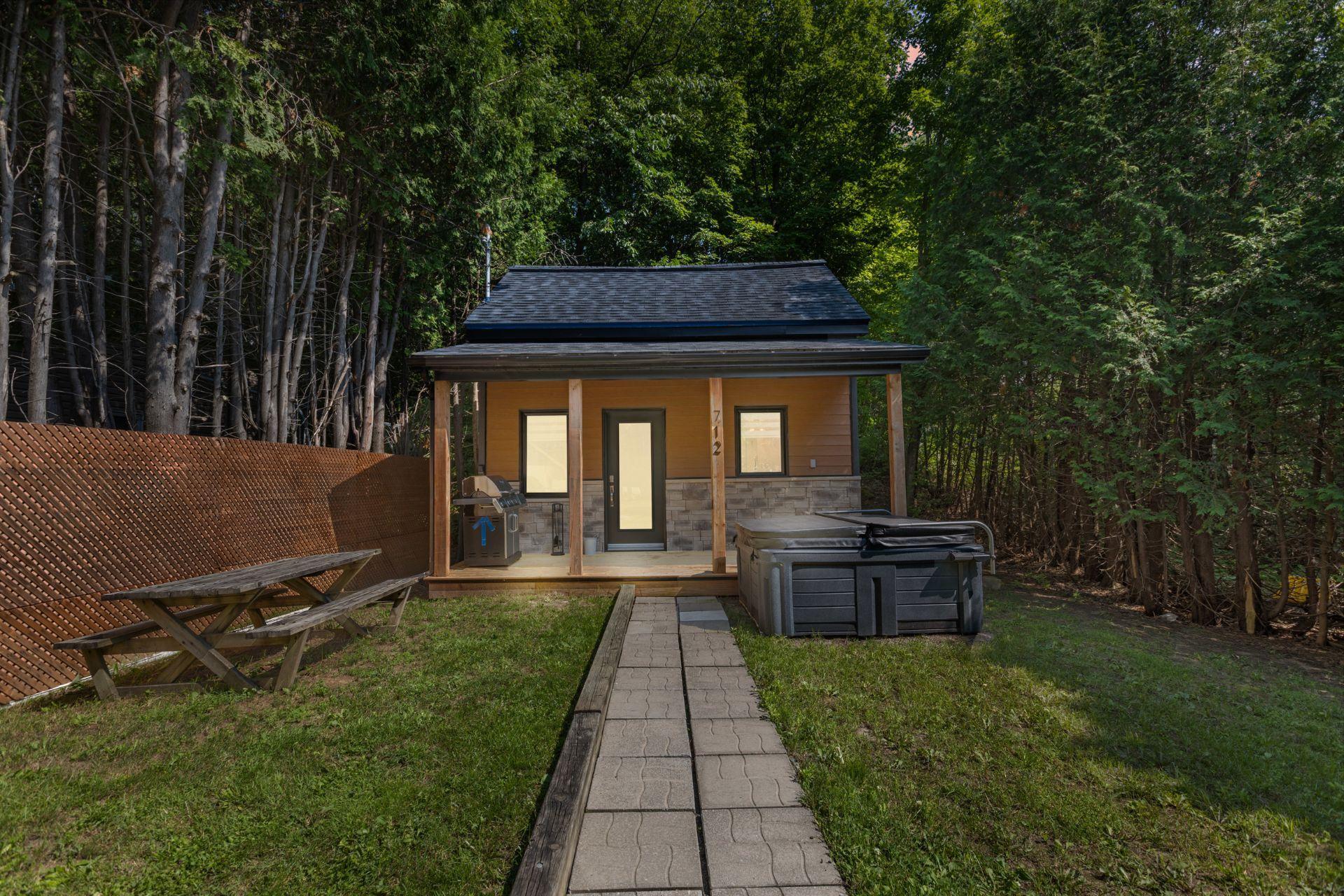 









712


Ch. de Ste-Anne-des-Lacs

,
Sainte-Anne-des-Lacs,




QC
J0R1B0

