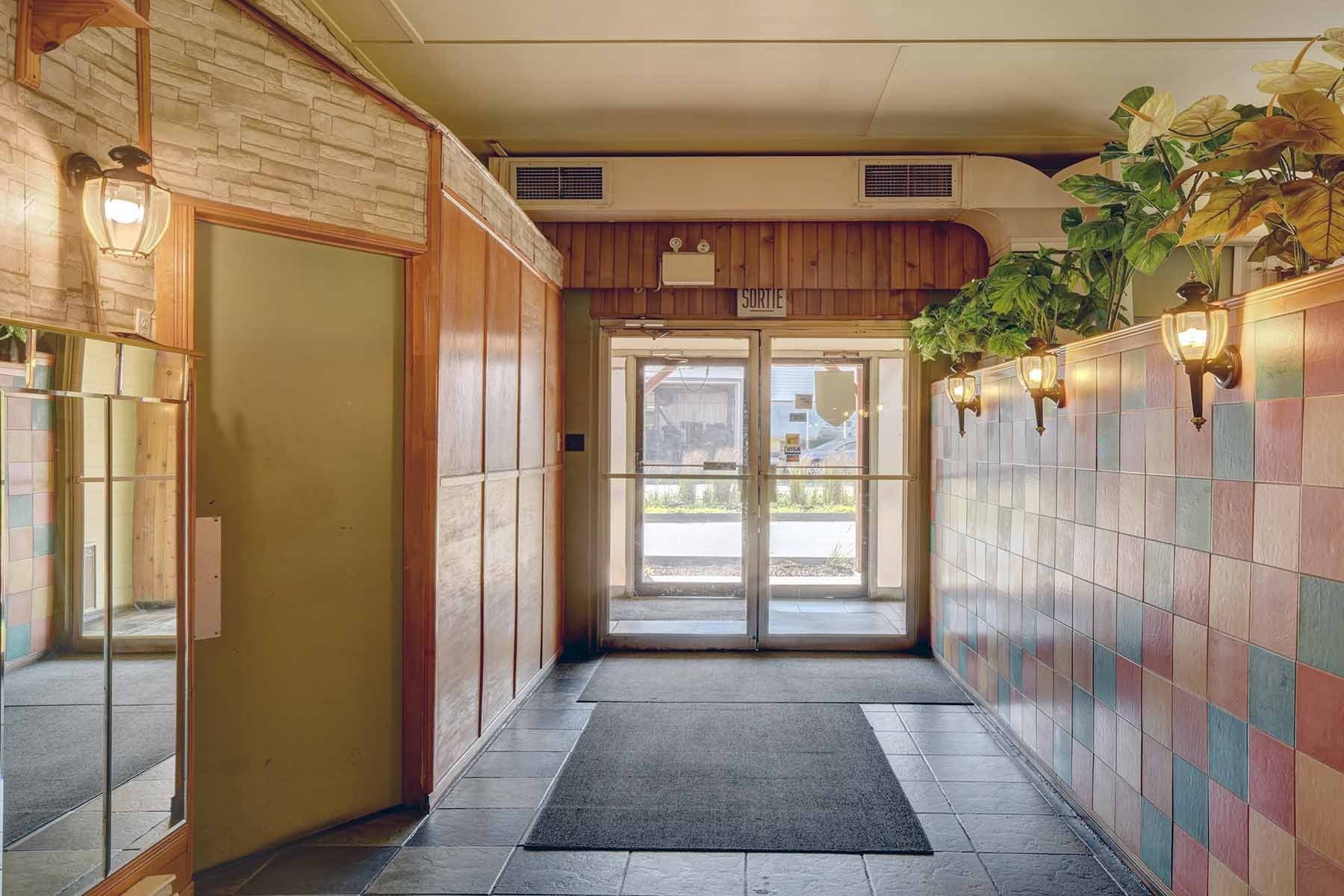 









7330


Boul. du Curé-Labelle

,
Labelle,




QC
J0T1H0

