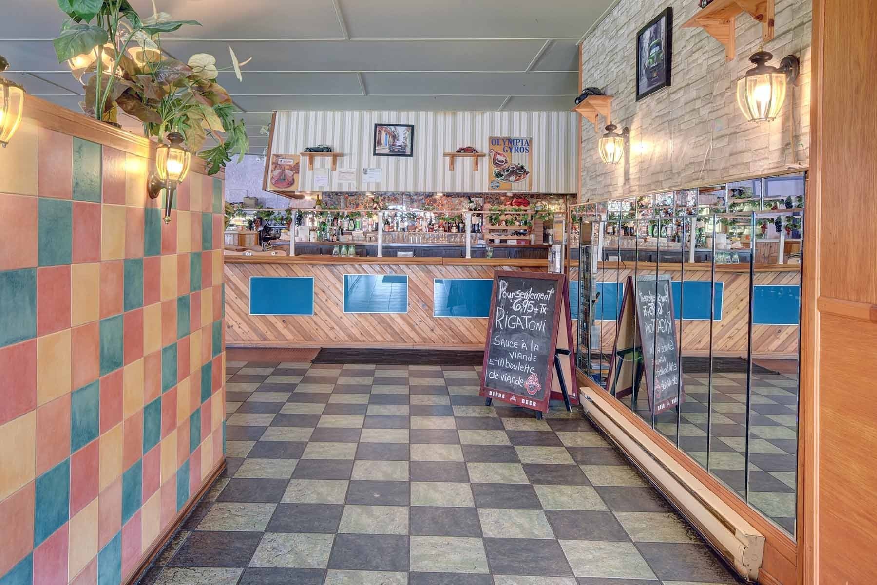 









7330


Boul. du Curé-Labelle

,
Labelle,




QC
J0T1H0

