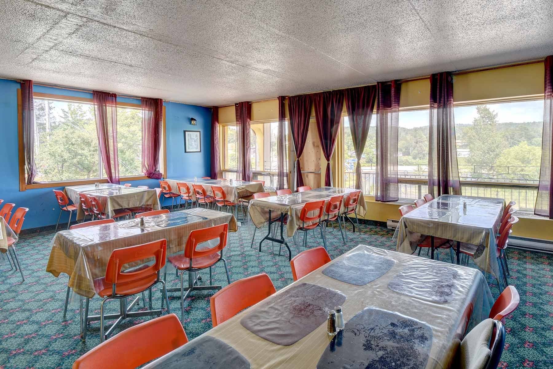 









7330


Boul. du Curé-Labelle

,
Labelle,




QC
J0T1H0

