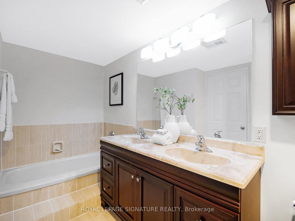 









3


Concorde

Place, 3003,
Toronto,




ON
M3C 3K6

