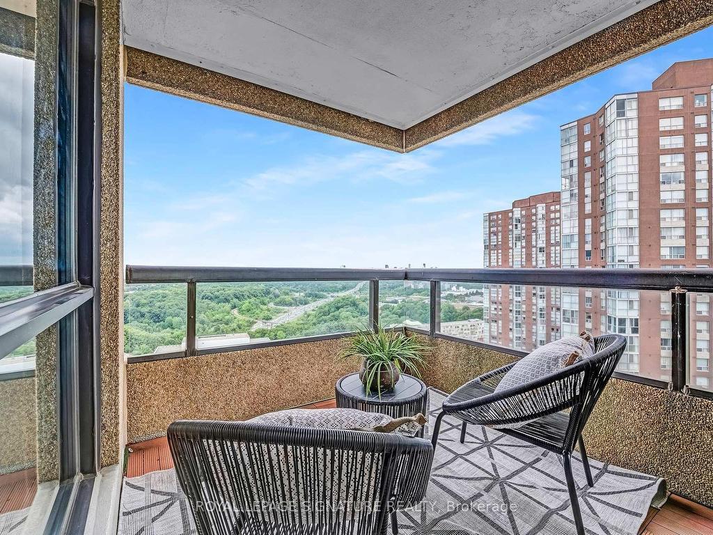 









3


Concorde

Place, 3003,
Toronto,




ON
M3C 3K6

