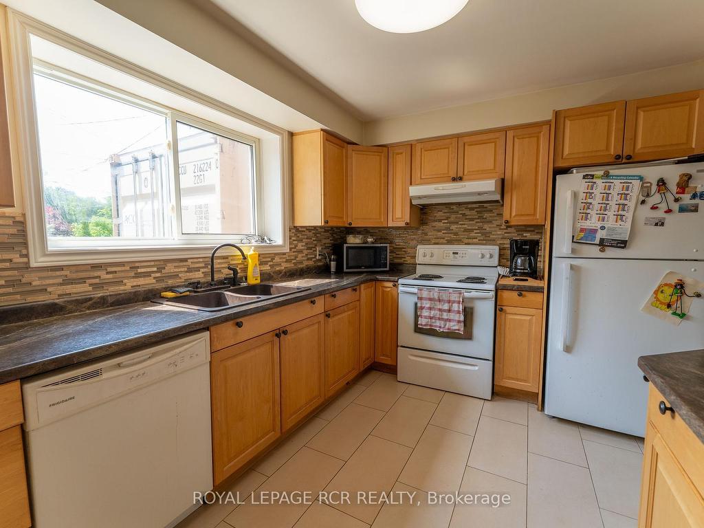 









9


Dunham

Crescent,
Aurora,




ON
L4G 2V3


