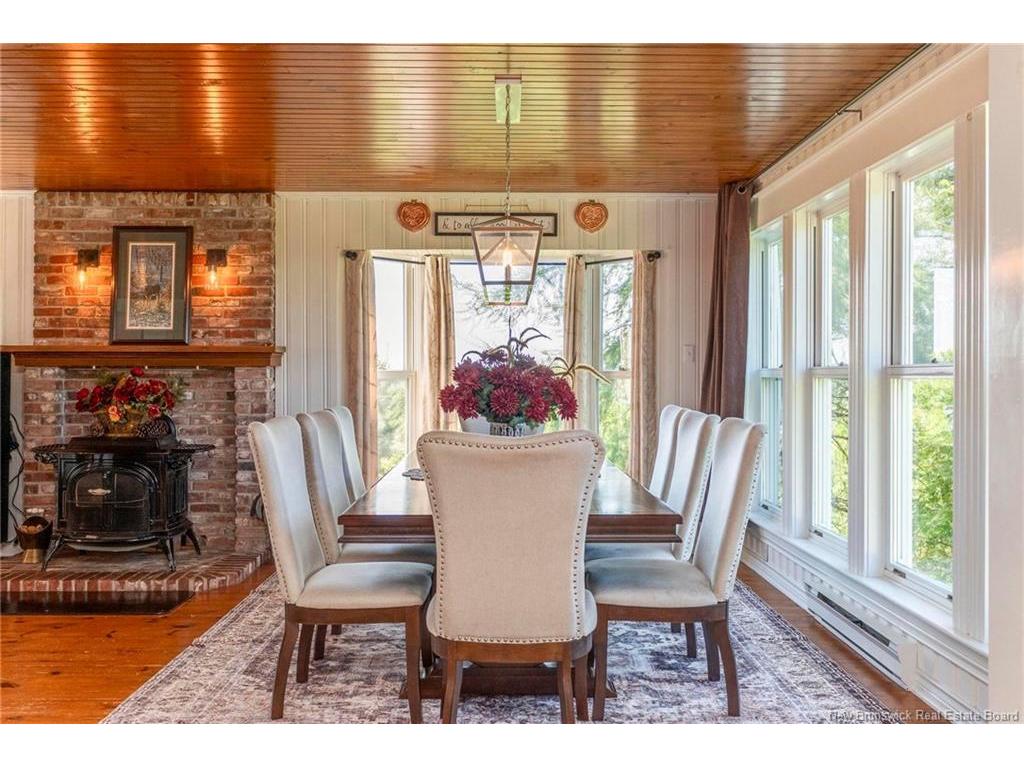 









32


Vale Crest

DR,
Saint John,




NB
E2M 4B7

