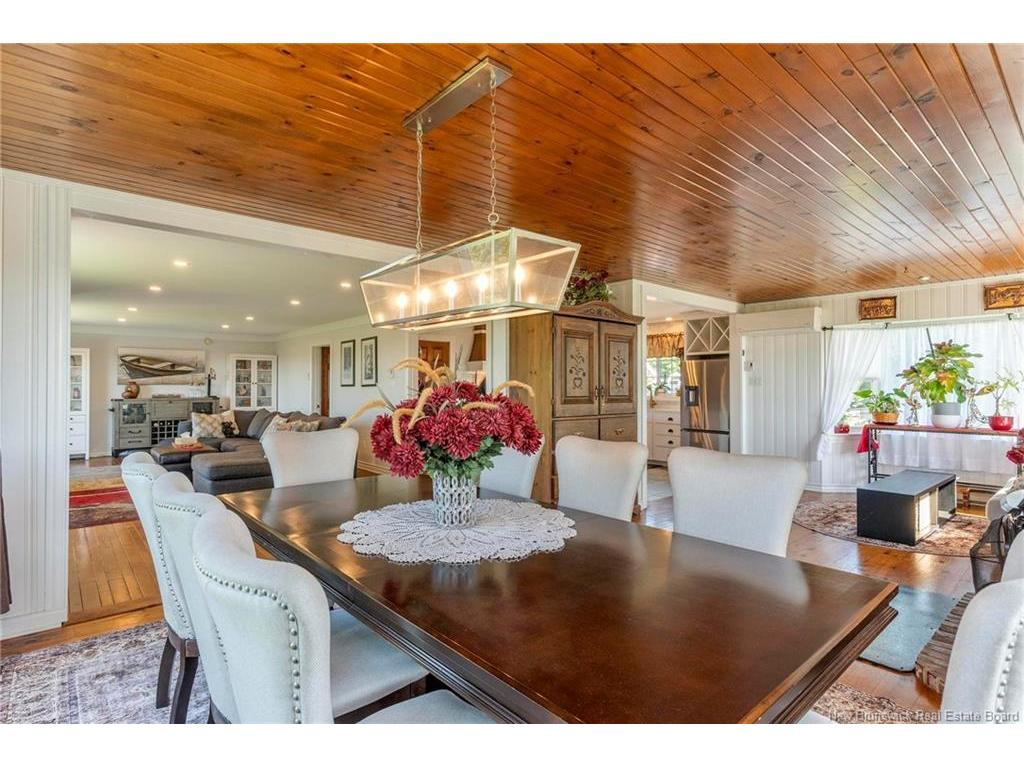 









32


Vale Crest

DR,
Saint John,




NB
E2M 4B7

