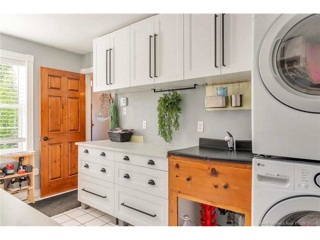 









32


Vale Crest

DR,
Saint John,




NB
E2M 4B7

