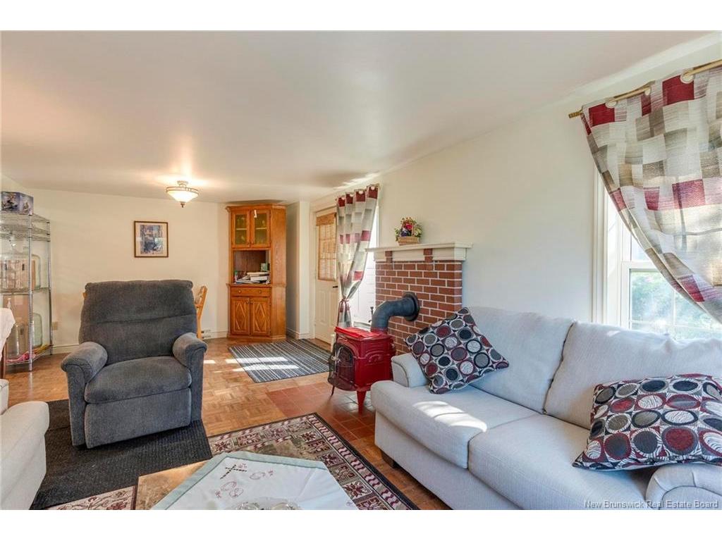 









32


Vale Crest

DR,
Saint John,




NB
E2M 4B7

