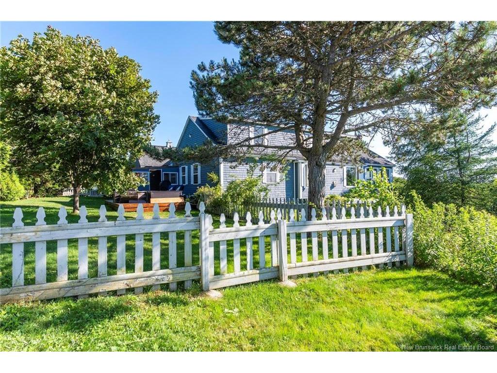 









32


Vale Crest

DR,
Saint John,




NB
E2M 4B7


