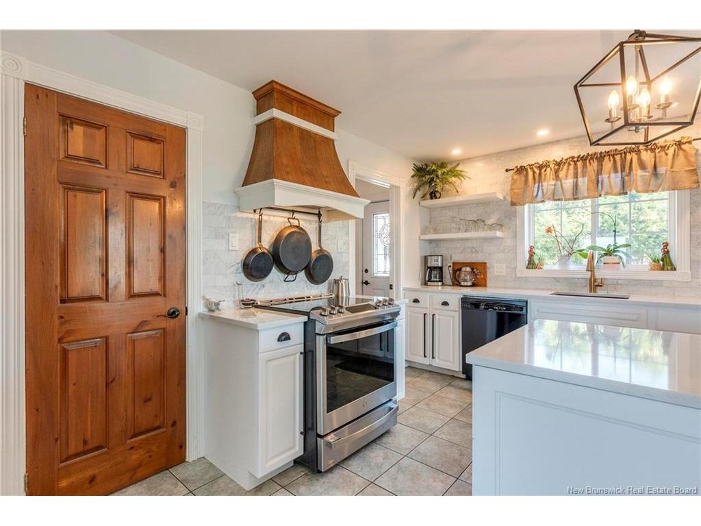 









32


Vale Crest

DR,
Saint John,




NB
E2M 4B7

