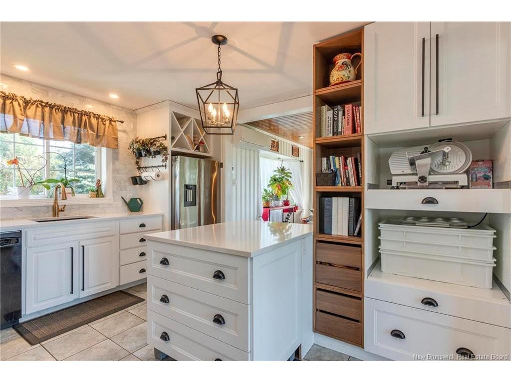 









32


Vale Crest

DR,
Saint John,




NB
E2M 4B7

