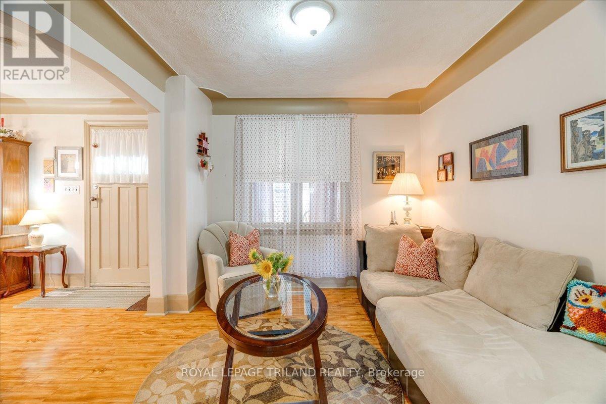 












21 ELGIN STREET

,
Southwest Middlesex (Appin),




Ontario
N0L1A0


