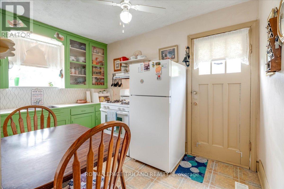 












21 ELGIN STREET

,
Southwest Middlesex (Appin),




Ontario
N0L1A0

