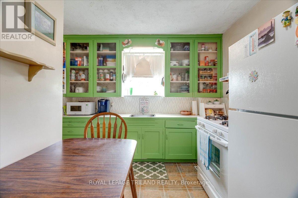












21 ELGIN STREET

,
Southwest Middlesex (Appin),




Ontario
N0L1A0

