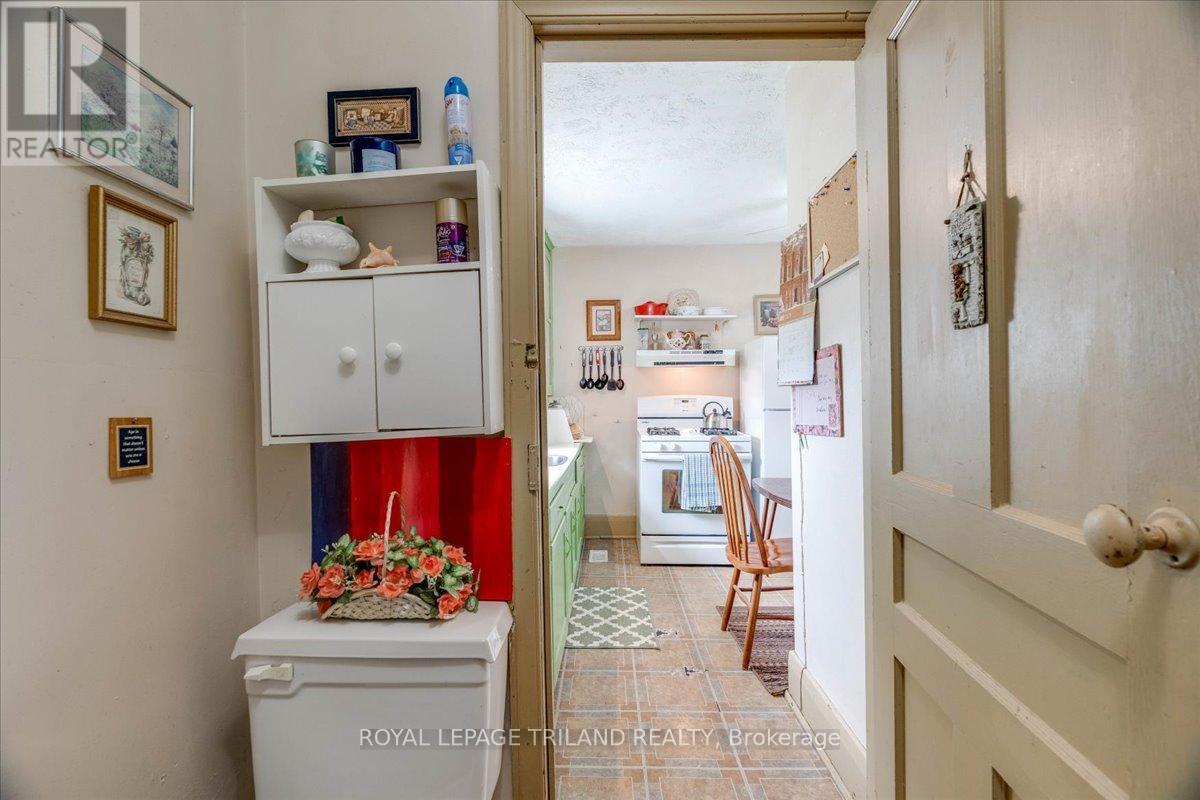 












21 ELGIN STREET

,
Southwest Middlesex (Appin),




Ontario
N0L1A0

