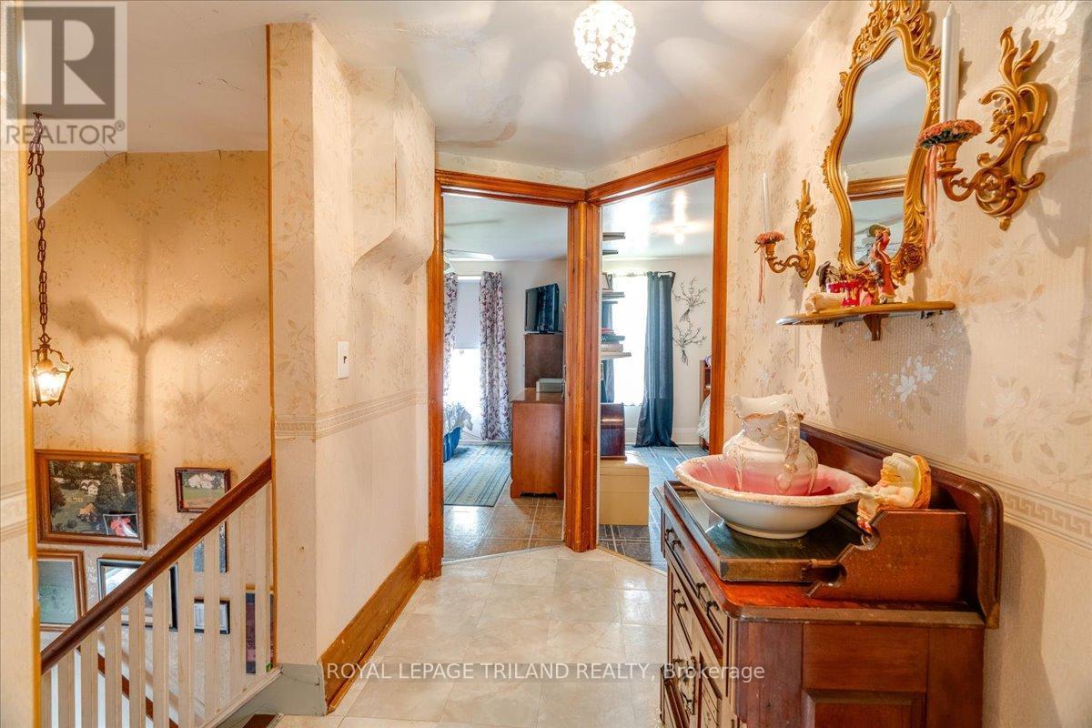 












21 ELGIN STREET

,
Southwest Middlesex (Appin),




Ontario
N0L1A0


