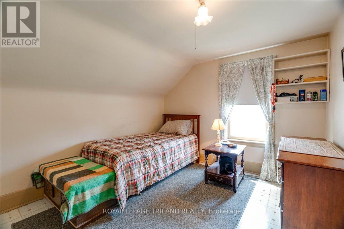 












21 ELGIN STREET

,
Southwest Middlesex (Appin),




Ontario
N0L1A0

