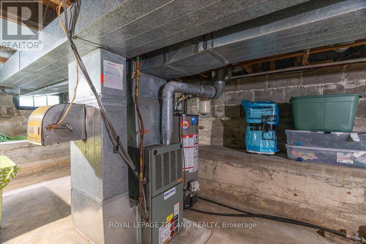 












21 ELGIN STREET

,
Southwest Middlesex (Appin),




Ontario
N0L1A0

