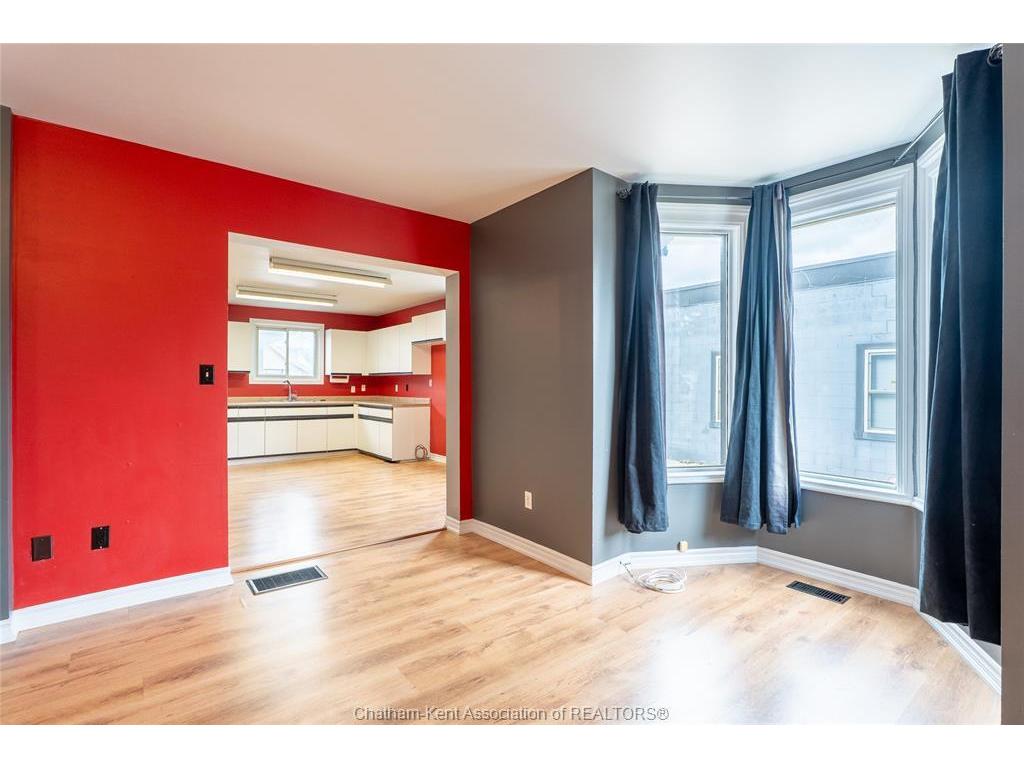 









253


St Clair

Street,
Chatham,




ON
N7L 3J8

