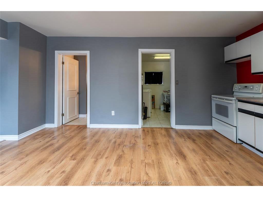 









253


St Clair

Street,
Chatham,




ON
N7L 3J8

