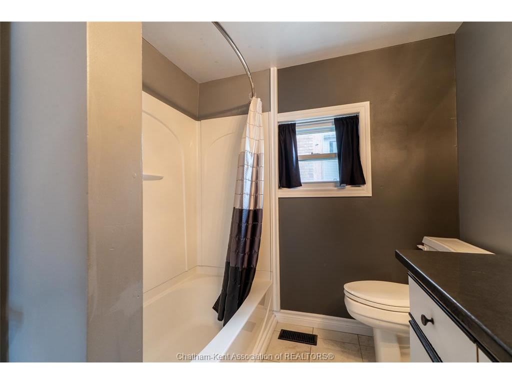 









253


St Clair

Street,
Chatham,




ON
N7L 3J8

