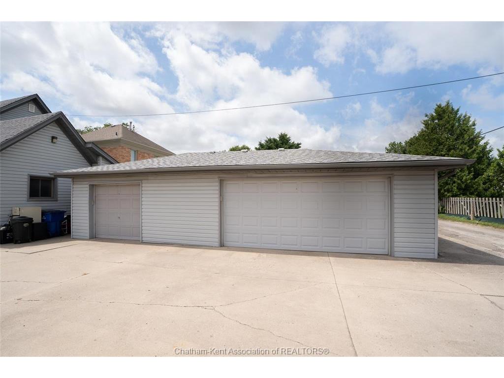 









253


St Clair

Street,
Chatham,




ON
N7L 3J8

