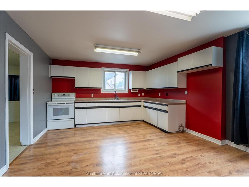 









253


St Clair

Street,
Chatham,




ON
N7L 3J8

