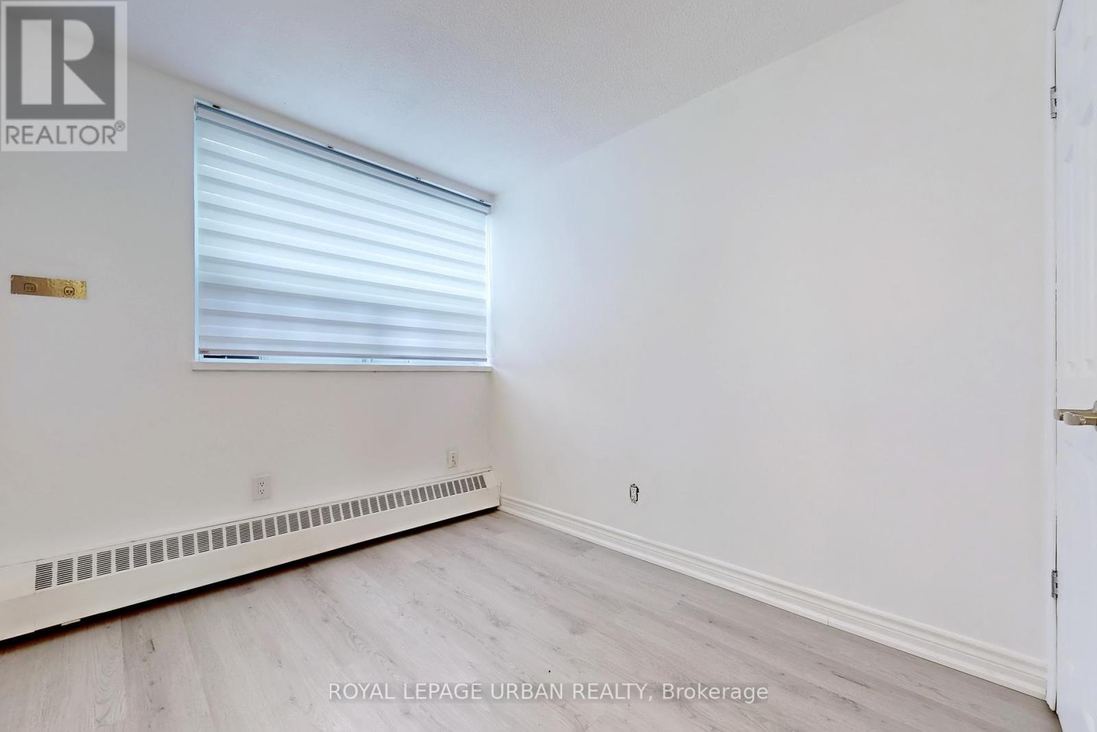 












102 - 20 SUNRISE AVENUE

,
Toronto,




Ontario
M4A2R2

