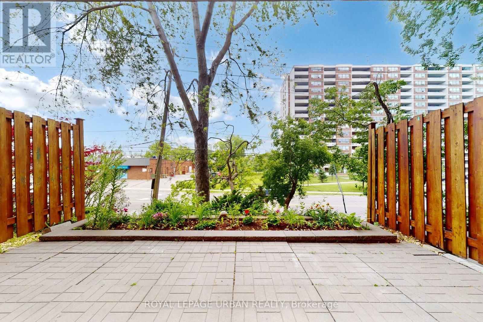 












102 - 20 SUNRISE AVENUE

,
Toronto,




Ontario
M4A2R2

