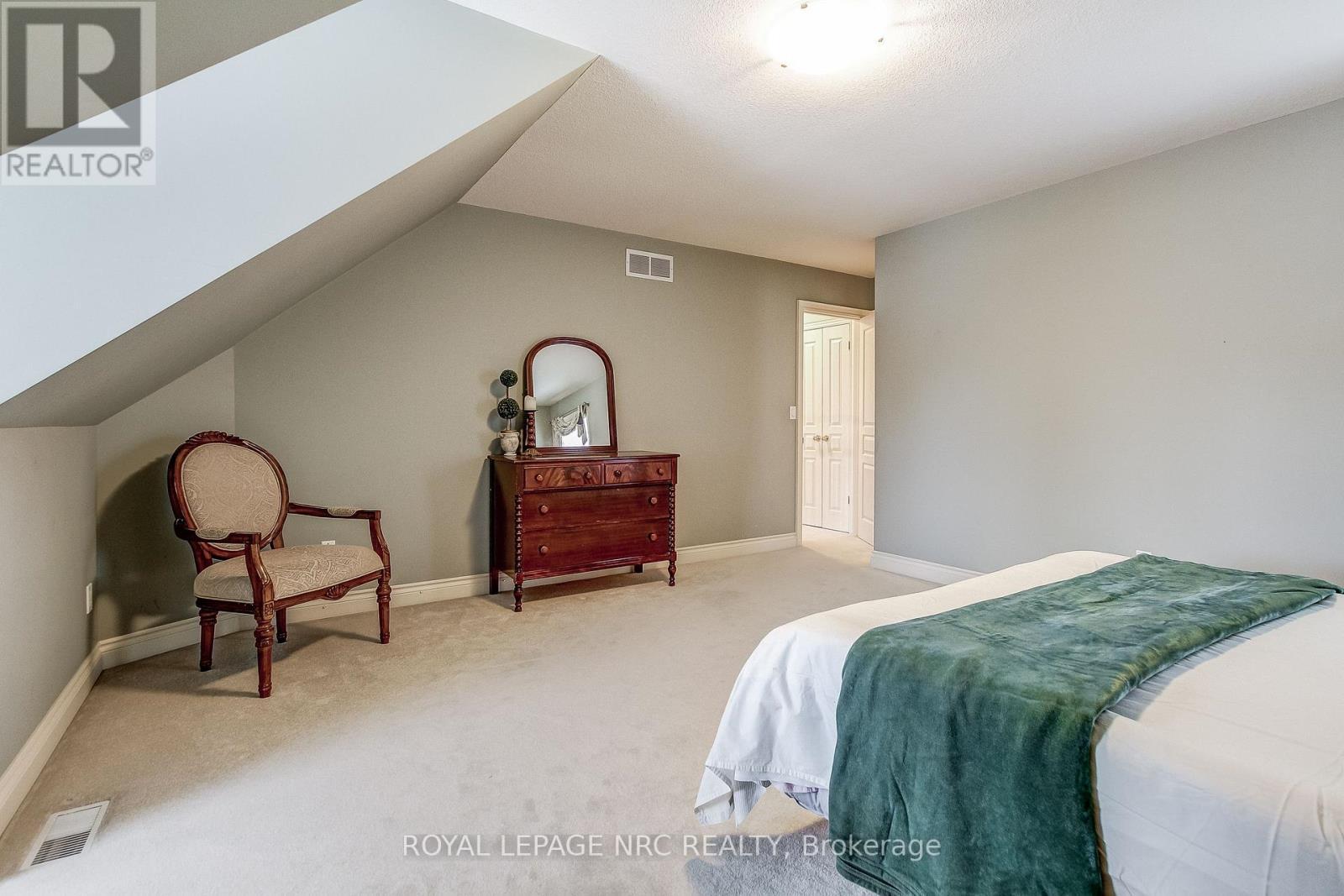 












37 FRONTIER DRIVE

,
Niagara-on-the-Lake (Virgil),




Ontario
L0S1J0

