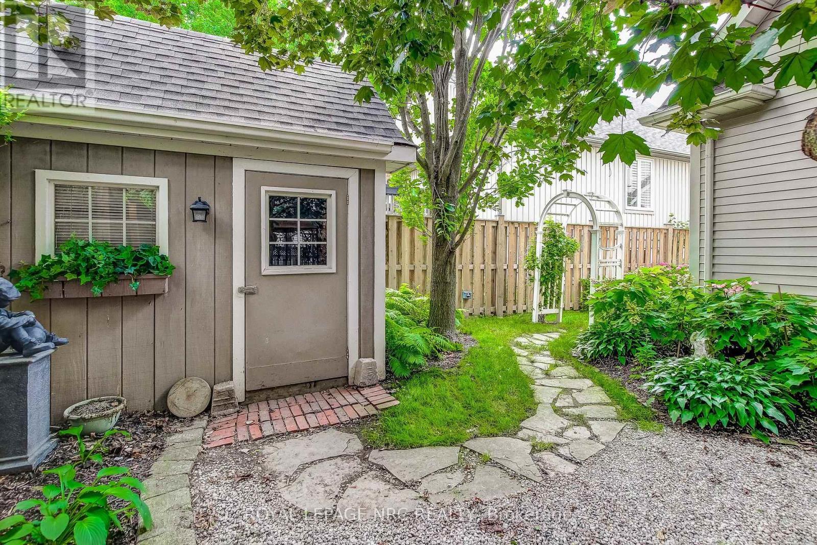 












37 FRONTIER DRIVE

,
Niagara-on-the-Lake (Virgil),




Ontario
L0S1J0

