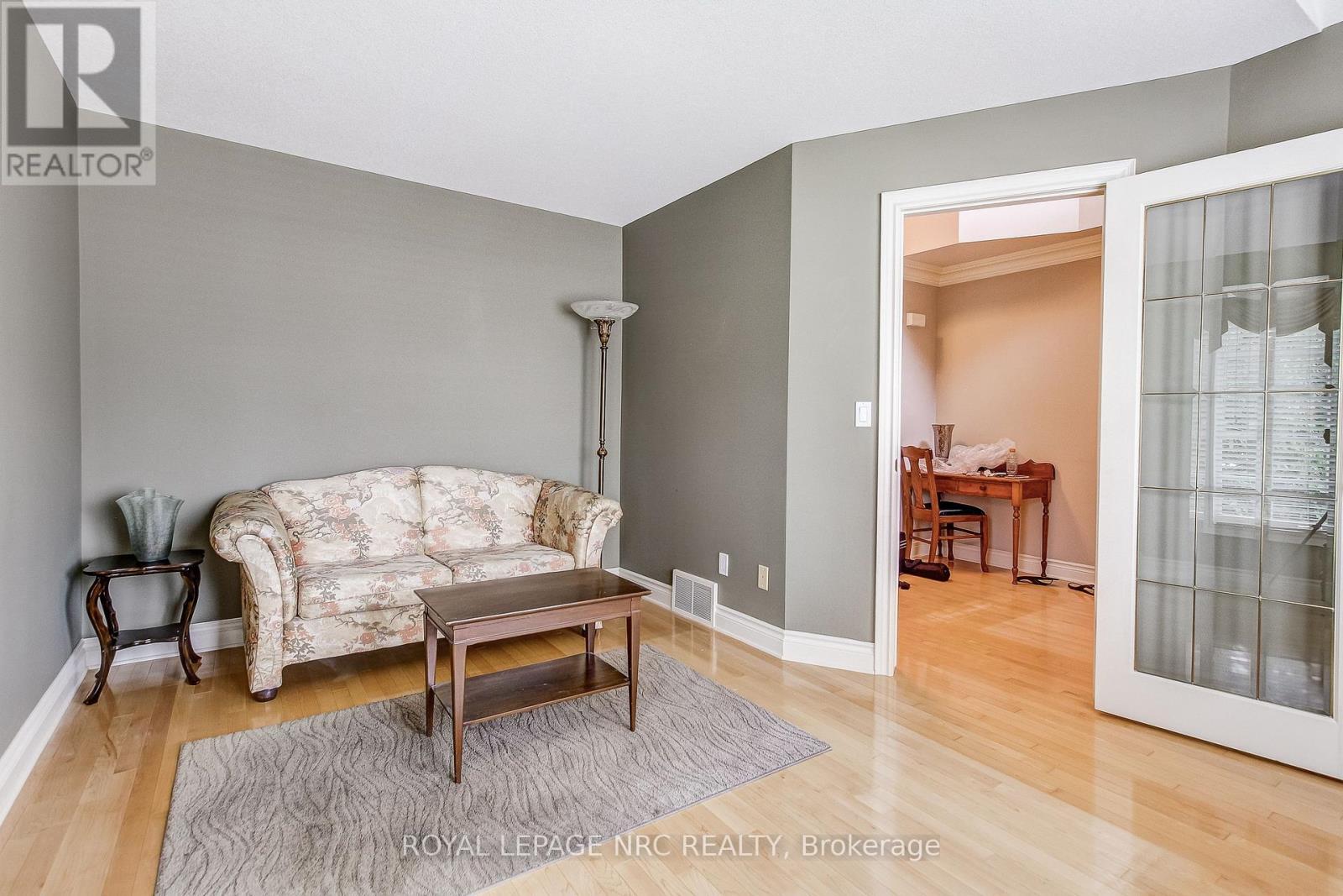 












37 FRONTIER DRIVE

,
Niagara-on-the-Lake (Virgil),




Ontario
L0S1J0

