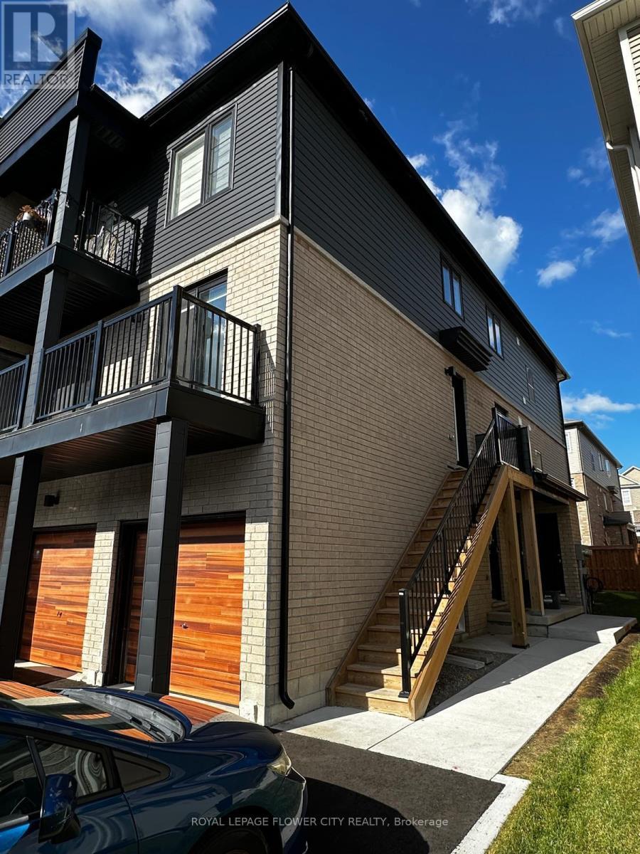 












5 - 14 PUMPKIN CORNER CRESCENT

,
Barrie,




Ontario
L9J0T6

