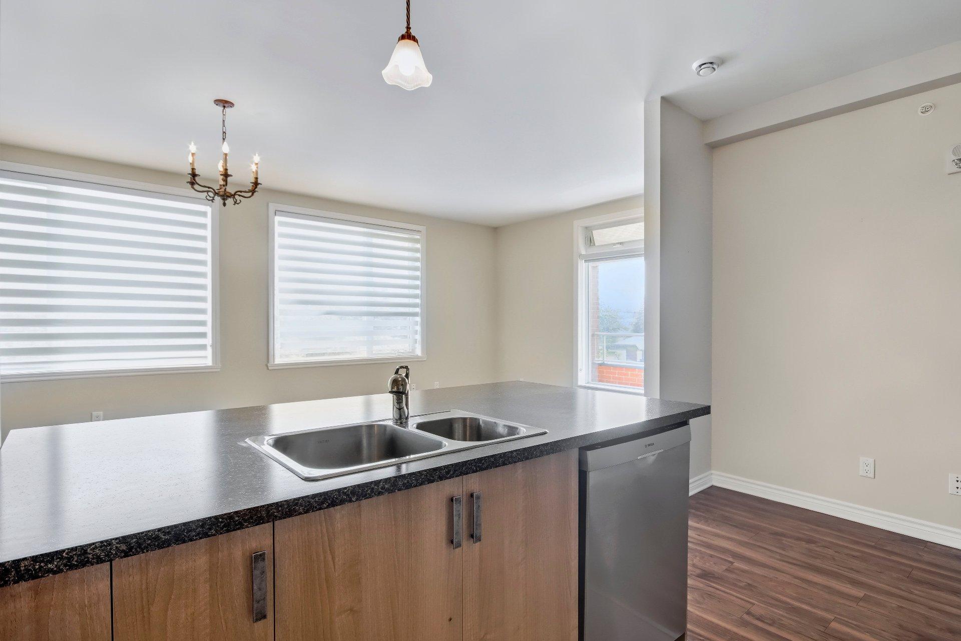 









100


Rue Cartier

, 312,
Saint-Lambert,




QC
J4R0A3

