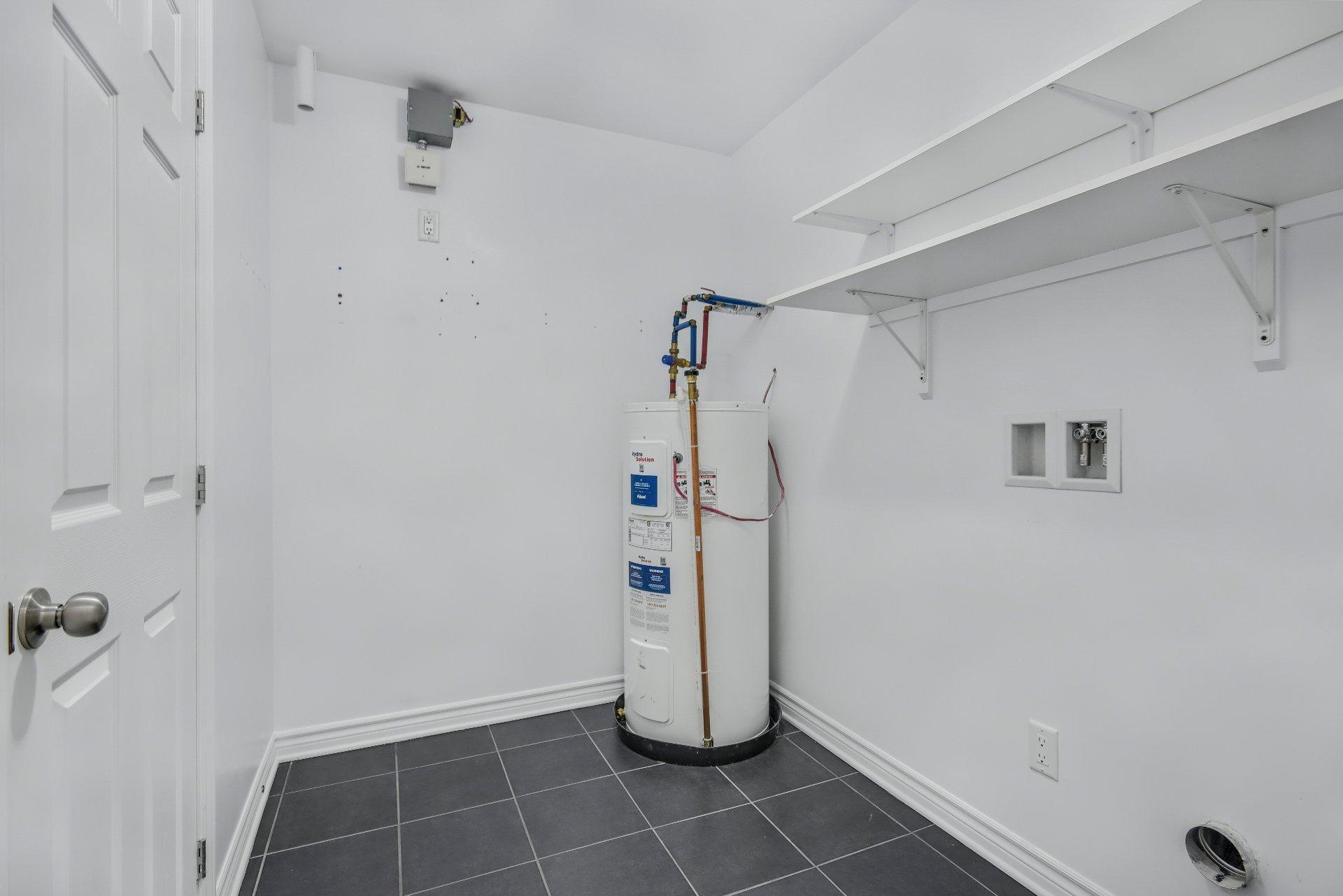 









100


Rue Cartier

, 312,
Saint-Lambert,




QC
J4R0A3

