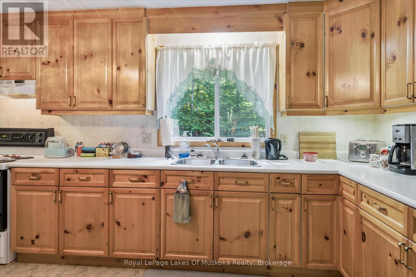 












4159 MUSKOKA 117 ROAD

,
Lake of Bays (Franklin),




Ontario
P0B1A0

