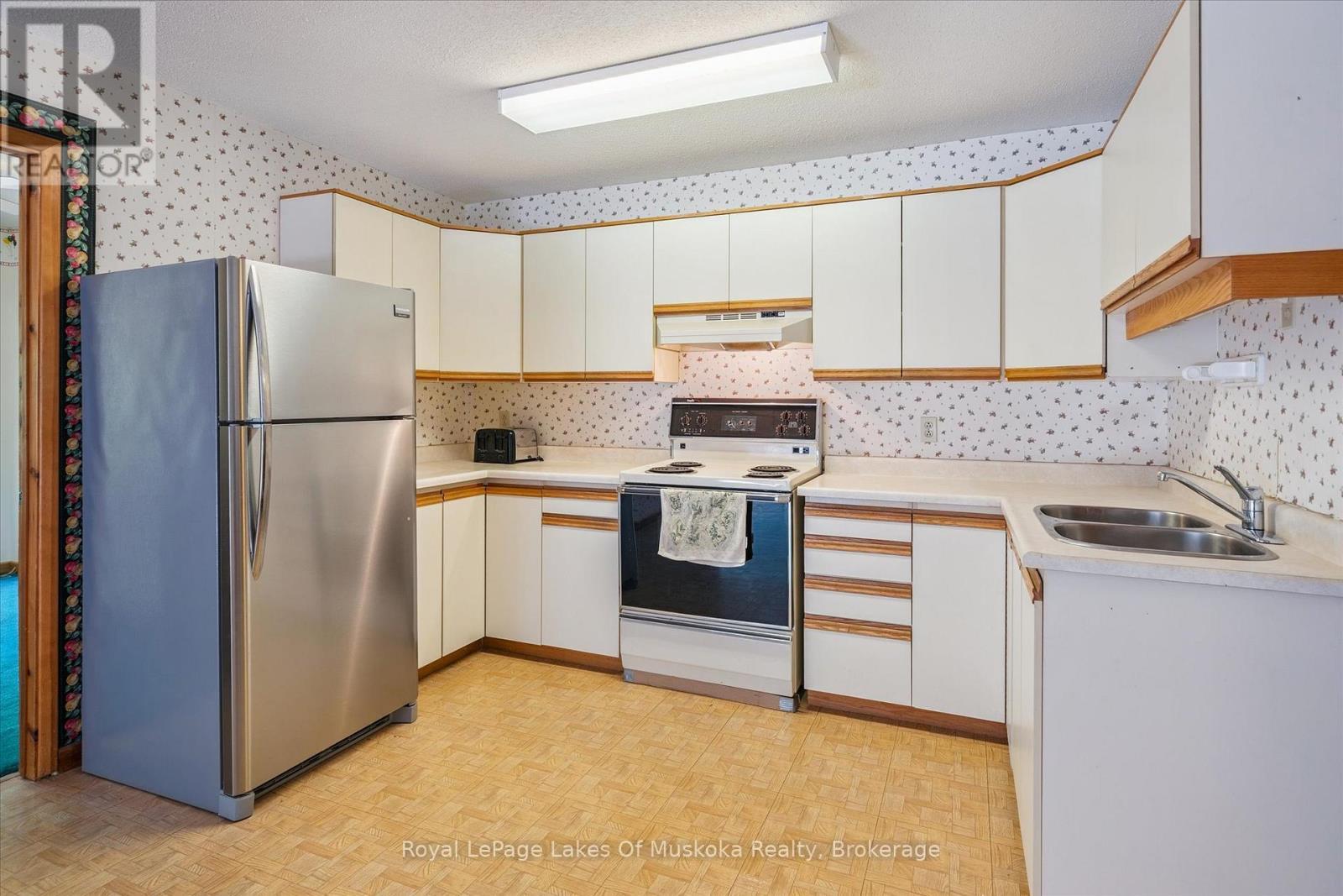 












4159 MUSKOKA 117 ROAD

,
Lake of Bays (Franklin),




Ontario
P0B1A0


