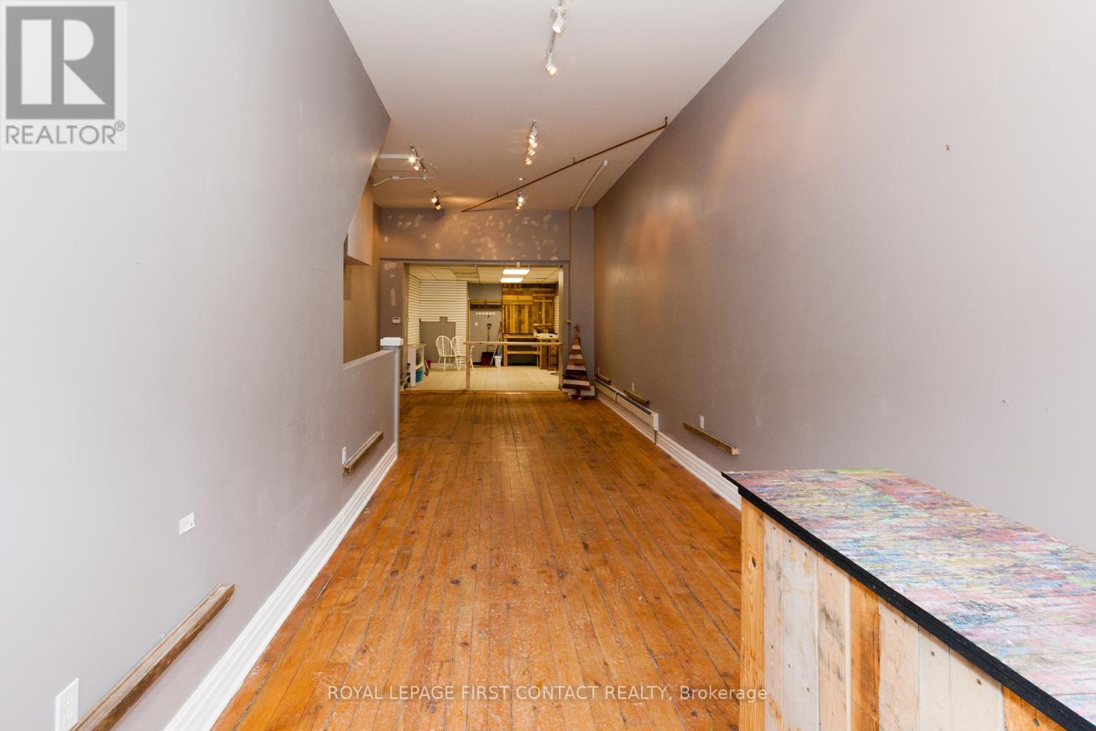 












17 PETER STREET S

,
Orillia,




Ontario
L3V5A8


